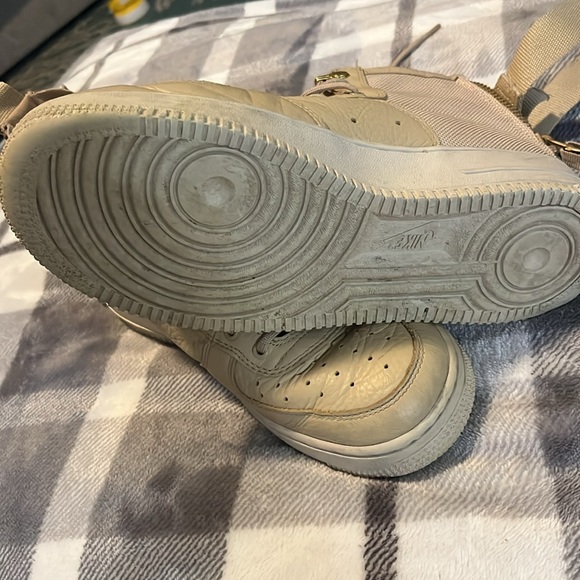 Boys Nike Air SF AF1 Nude/Tan Sneaker size 7 - Picture 6 of 8
